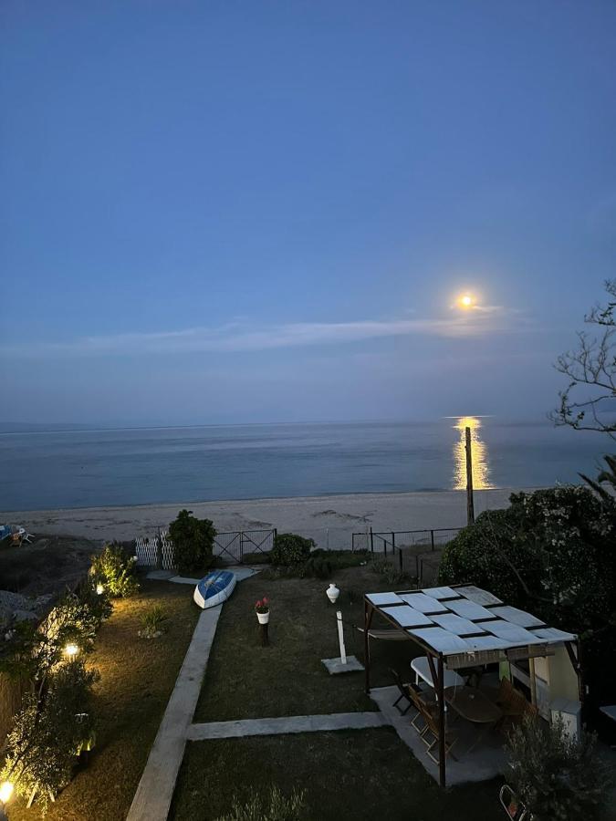 Lia'S Beach House Ayios Nikolaos Bagian luar foto