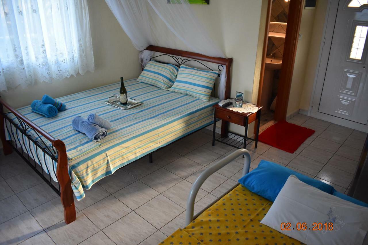 Lia'S Beach House Ayios Nikolaos Bagian luar foto