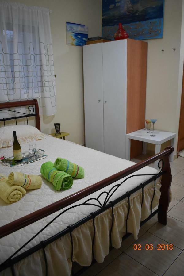 Lia'S Beach House Ayios Nikolaos Bagian luar foto